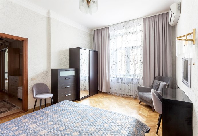 наб. Тараса Шевченко, 5