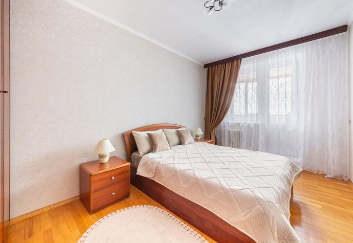 Снять на сутки 2-комнатную квартиру Большая Спасская ул., 8