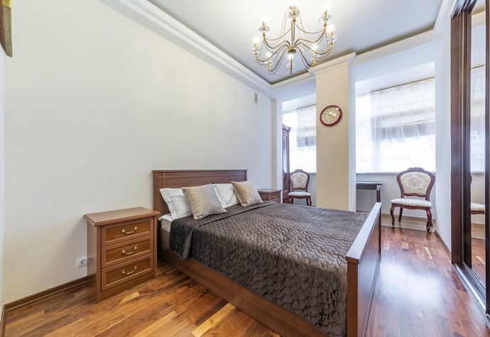 Пречистенка (Мал.Левшинский пер., 14/9 стр.1)