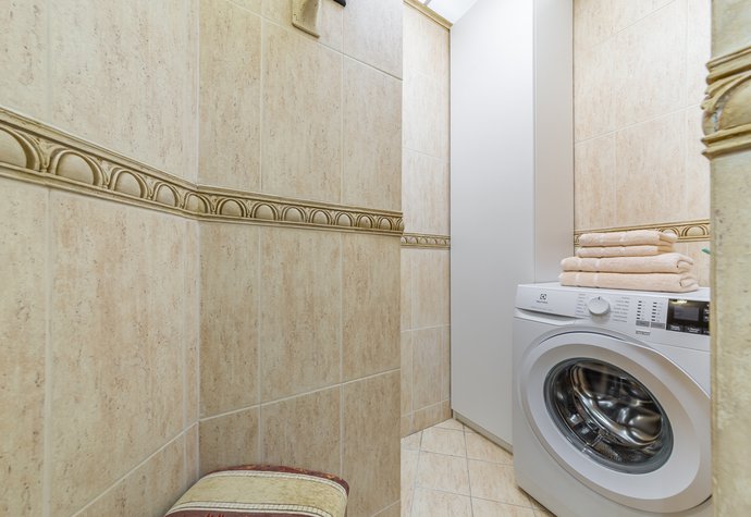 Пречистенка (Мал.Левшинский пер., 14/9 стр.1)