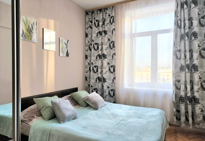 Снять на сутки 3-комнатную квартиру Площадь Победы, 2к2