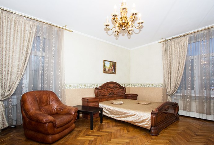 Площадь Победы (ул. Генерала Ермолова, 2)