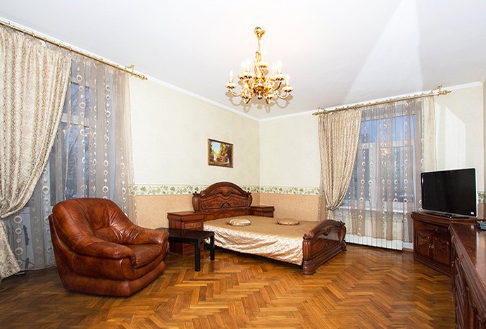 Снять на сутки 2-комнатную квартиру Площадь Победы (ул. Генерала Ермолова, 2)