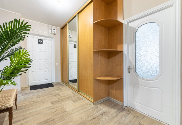 ул. 1905 года (ул. Живова, 10)