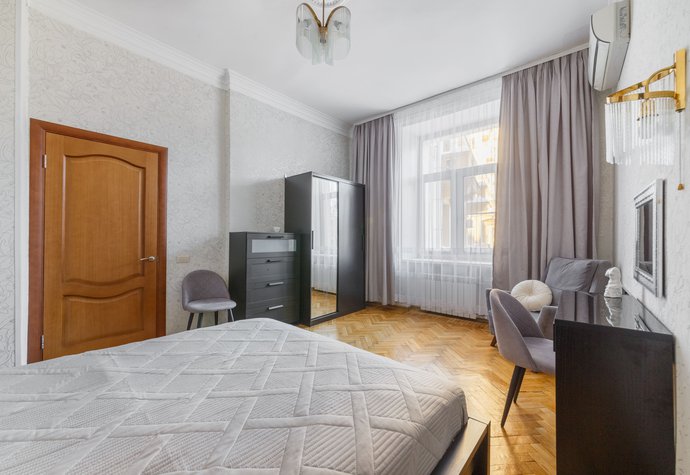 наб. Тараса Шевченко, 5