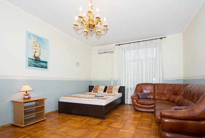 Площадь Победы (ул. Генерала Ермолова, 2)