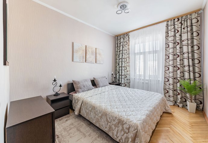 Снять на сутки 3-комнатную квартиру Зубовский бульвар, 29