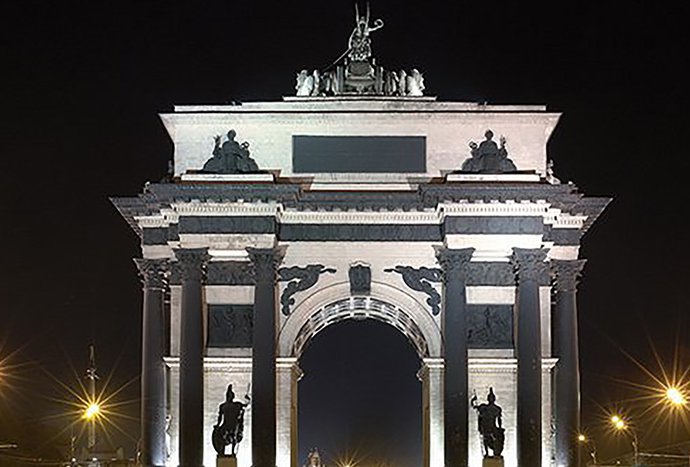 Площадь Победы (ул. Генерала Ермолова, 2)