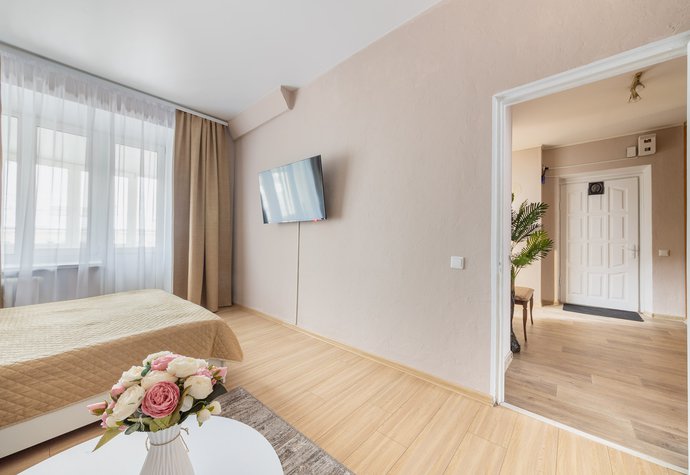 ул. 1905 года (ул. Живова, 10)