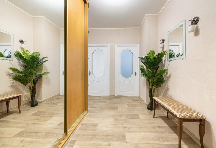 ул. 1905 года (ул. Живова, 10)