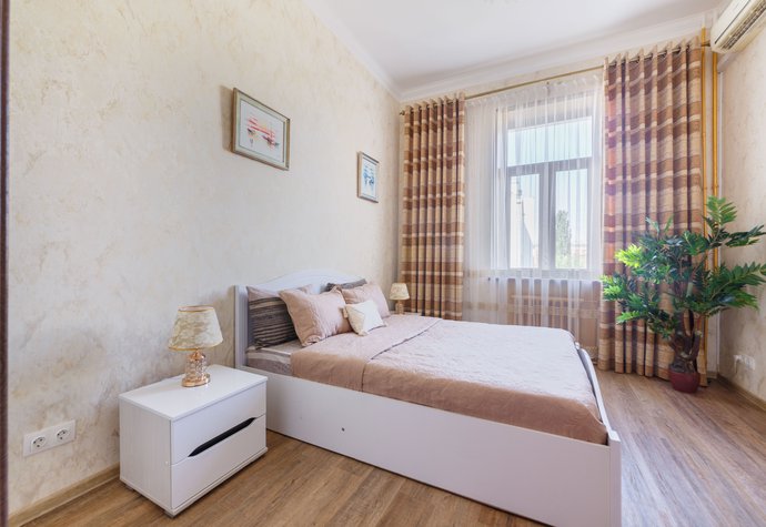 Снять на сутки 2-комнатную квартиру ул. Тверская, 22 (Дегтярный пер., 5с1)