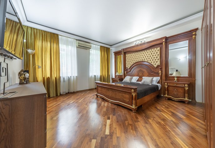 Снять на сутки 3-комнатную квартиру Пречистенка (Мал.Левшинский пер., 14/9 стр.1)