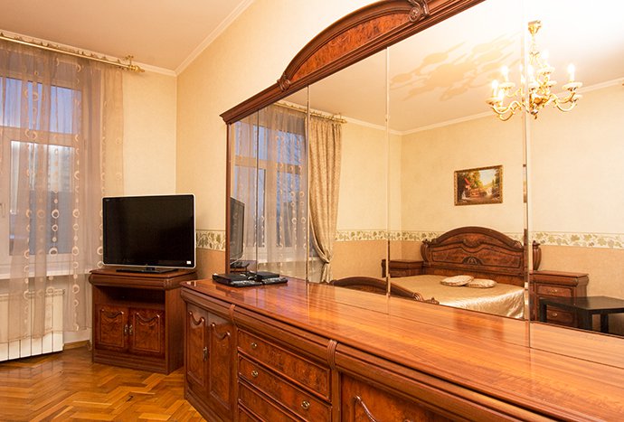 Площадь Победы (ул. Генерала Ермолова, 2)