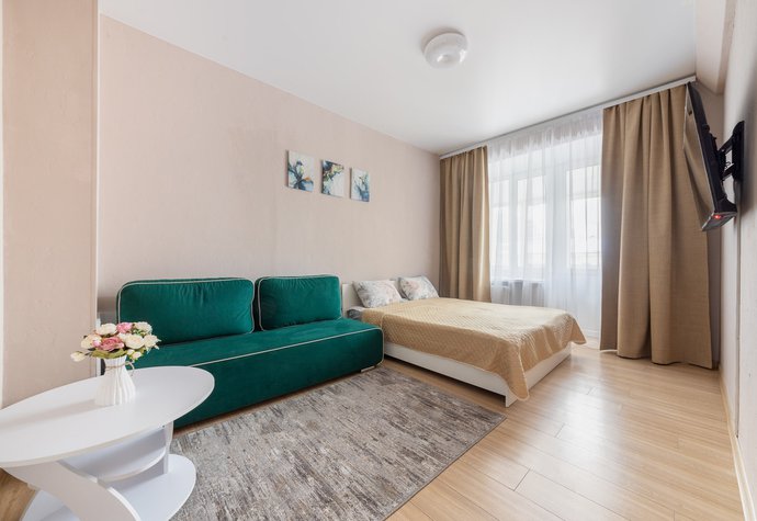 Снять на сутки 3-комнатную квартиру ул. 1905 года (ул. Живова, 10)