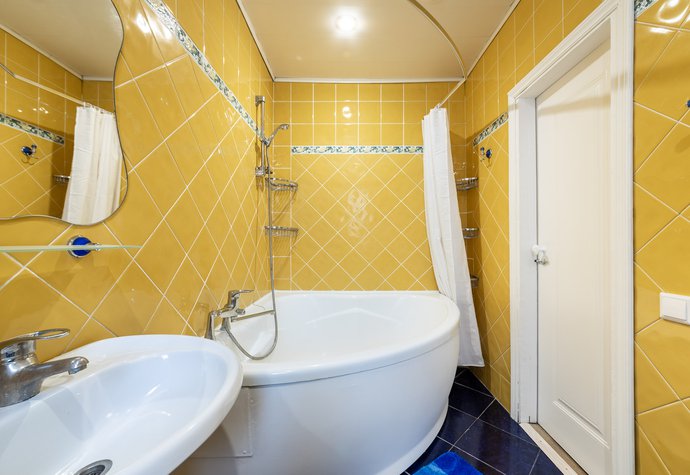 ул. 1905 года (ул. Живова, 10)