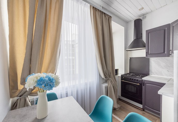 ул. 1905 года (ул. Живова, 10)