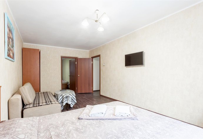 Снять на сутки 3-комнатную квартиру ул. Цюрупы, 15к3