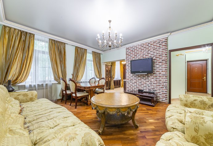 Пречистенка (Мал.Левшинский пер., 14/9 стр.1)